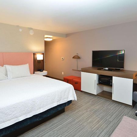 Hampton Inn & Suites Menomonie-Uw Stout Esterno foto