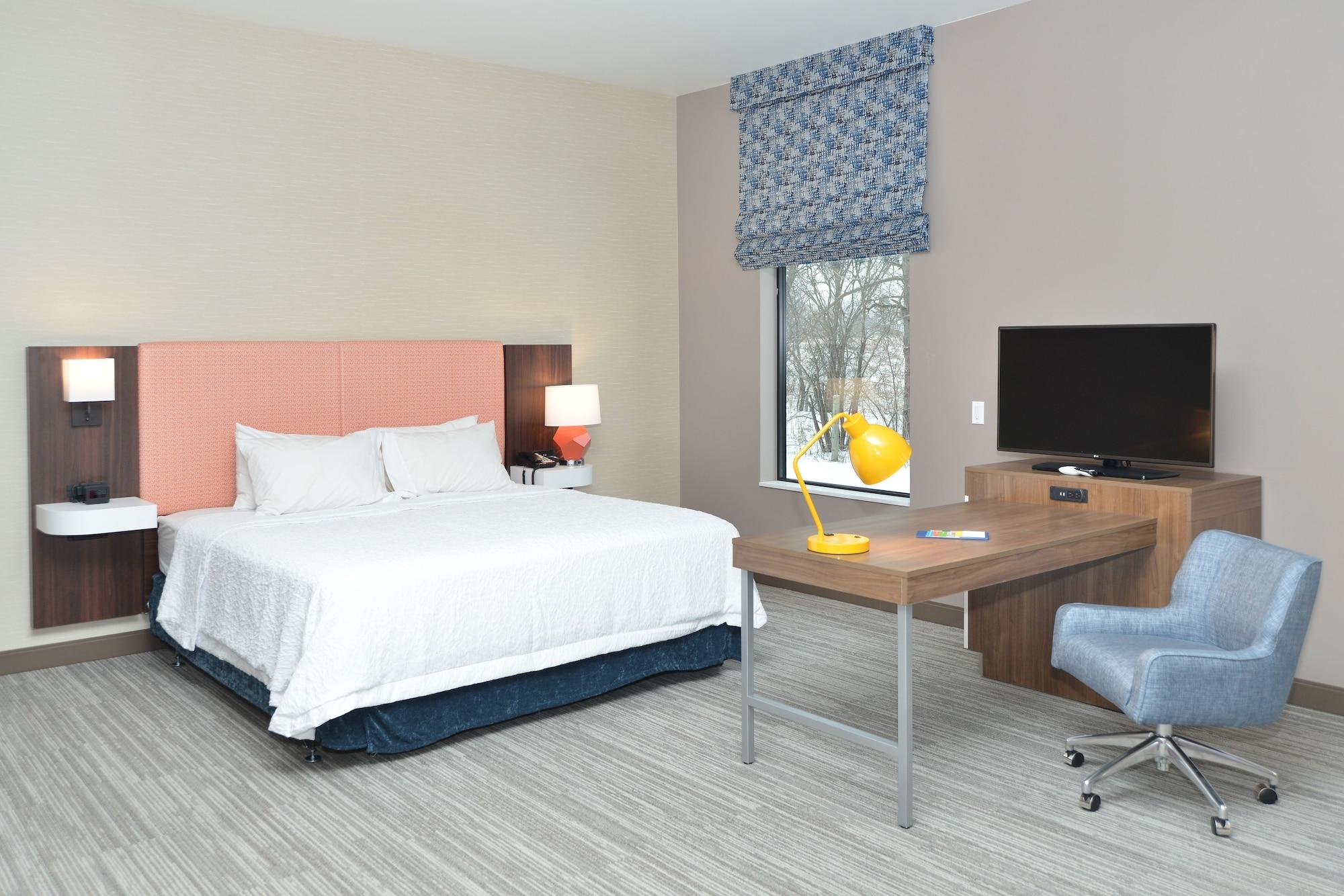Hampton Inn & Suites Menomonie-Uw Stout Esterno foto