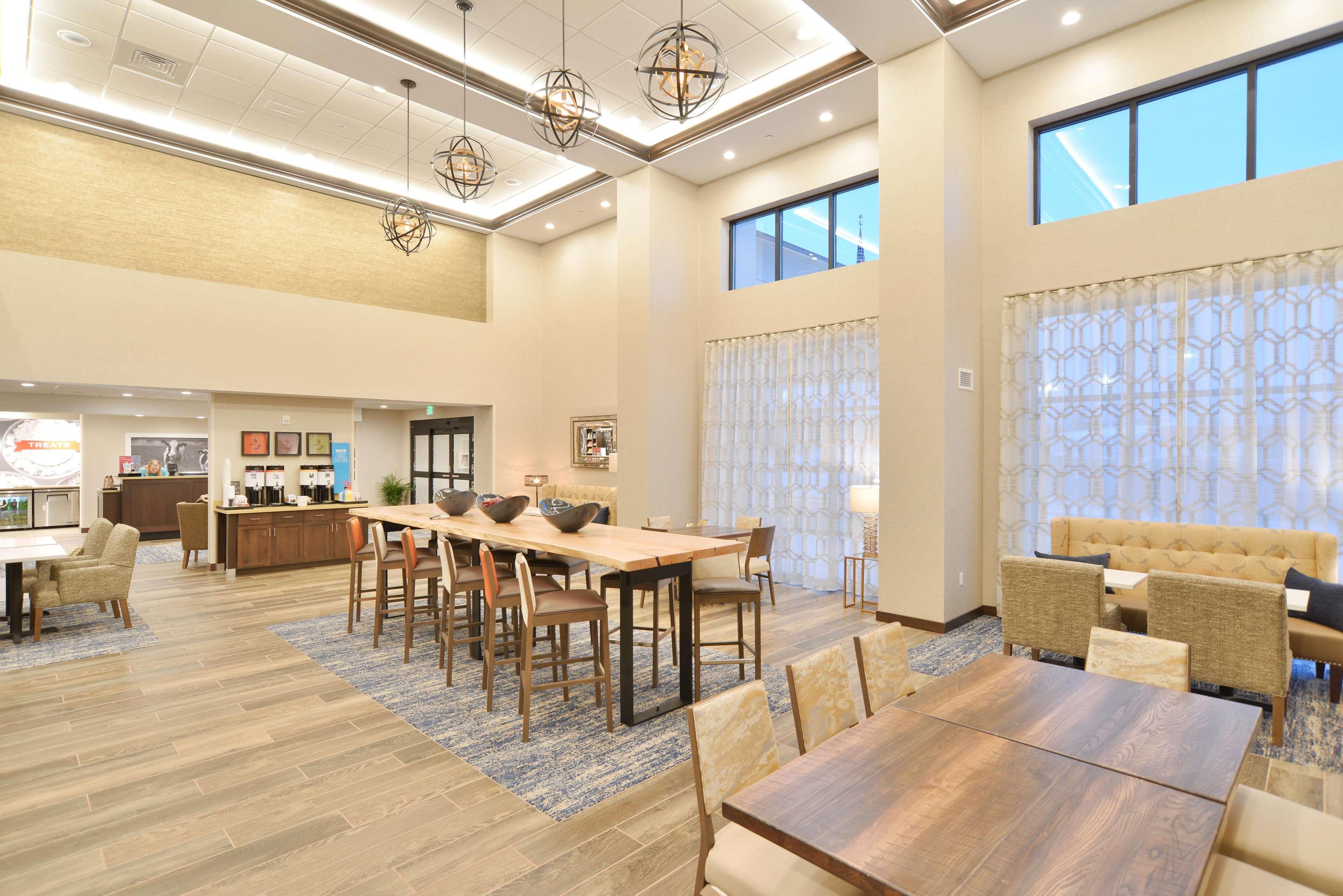 Hampton Inn & Suites Menomonie-Uw Stout Esterno foto