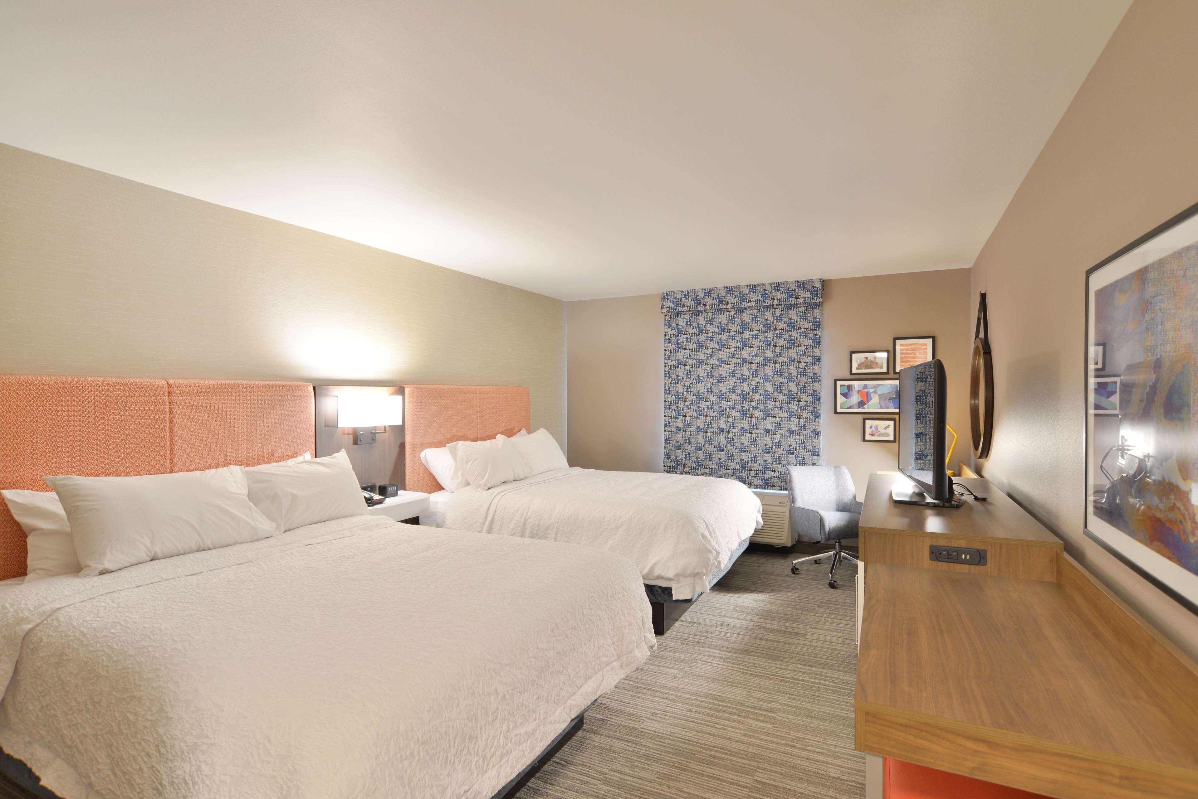 Hampton Inn & Suites Menomonie-Uw Stout Esterno foto
