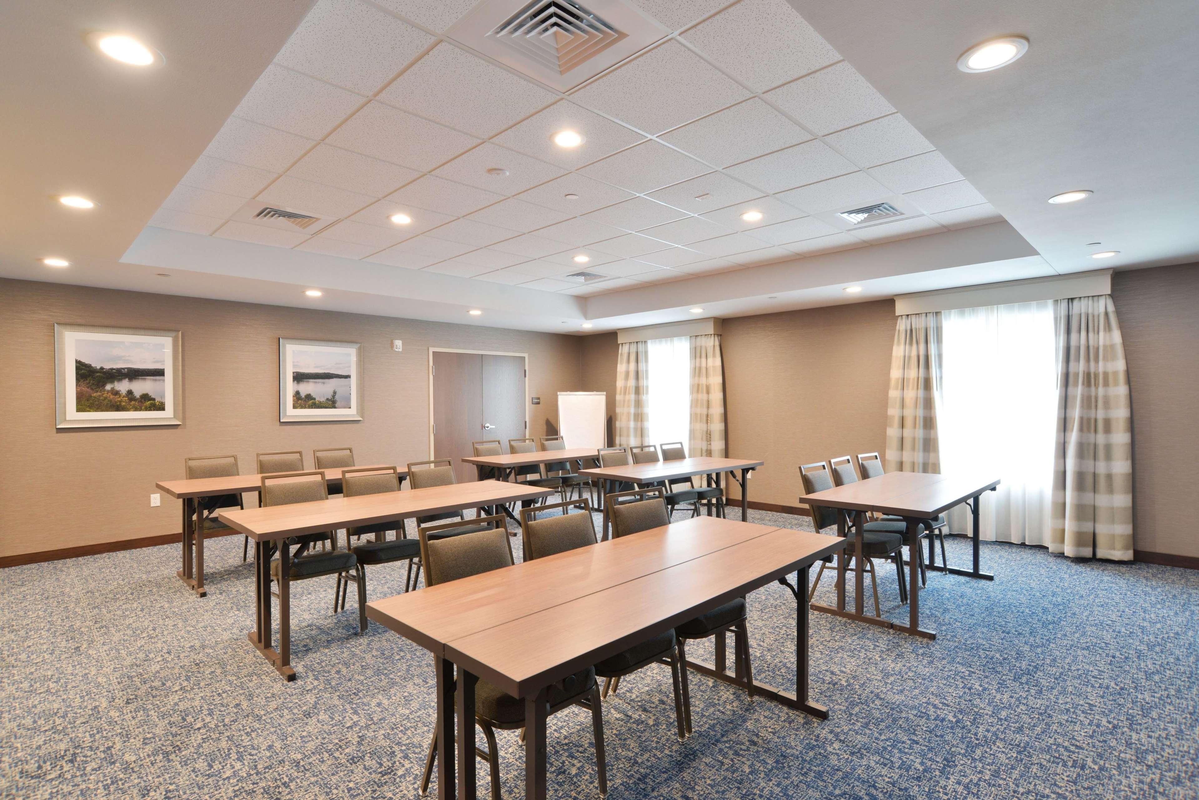Hampton Inn & Suites Menomonie-Uw Stout Esterno foto