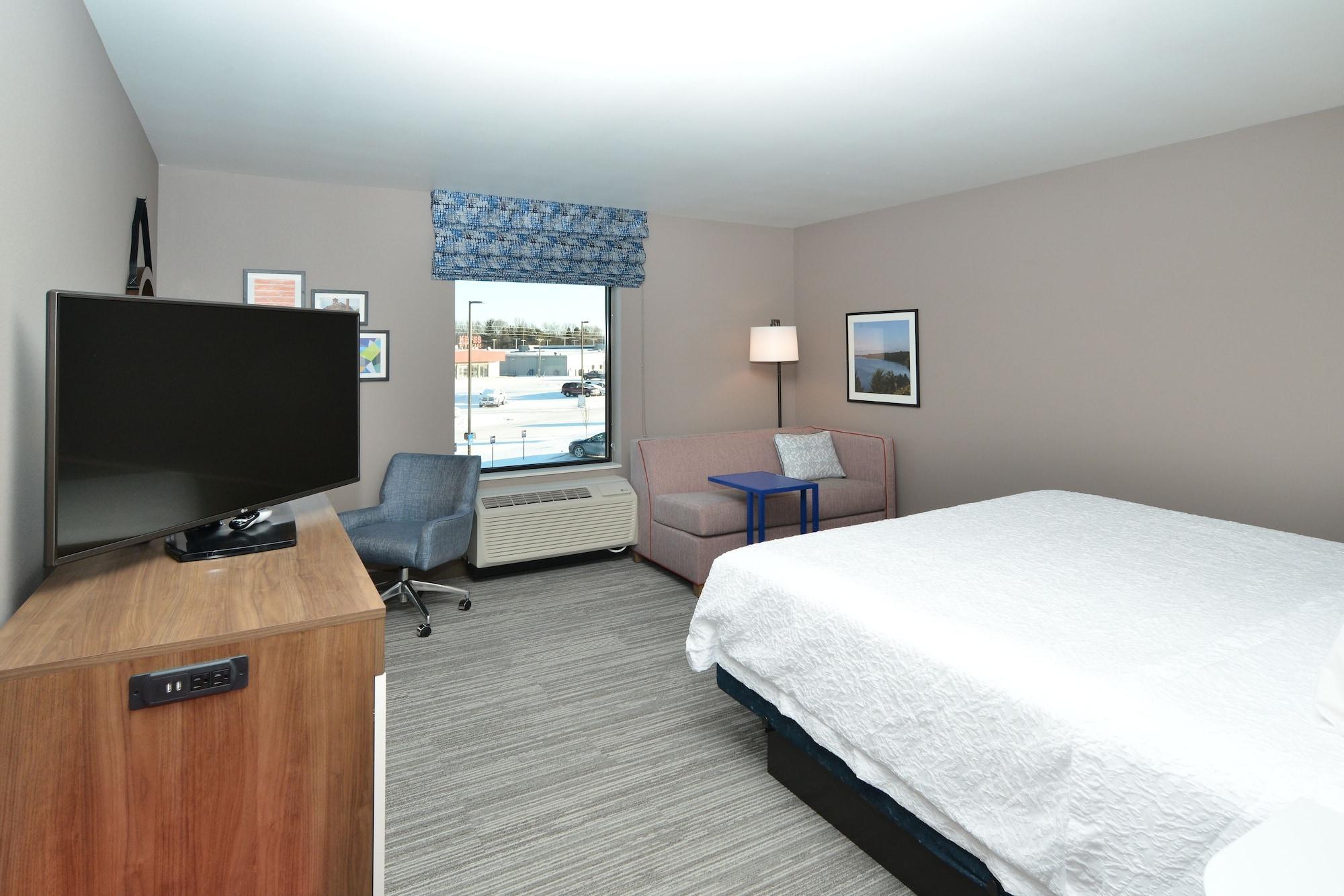Hampton Inn & Suites Menomonie-Uw Stout Esterno foto