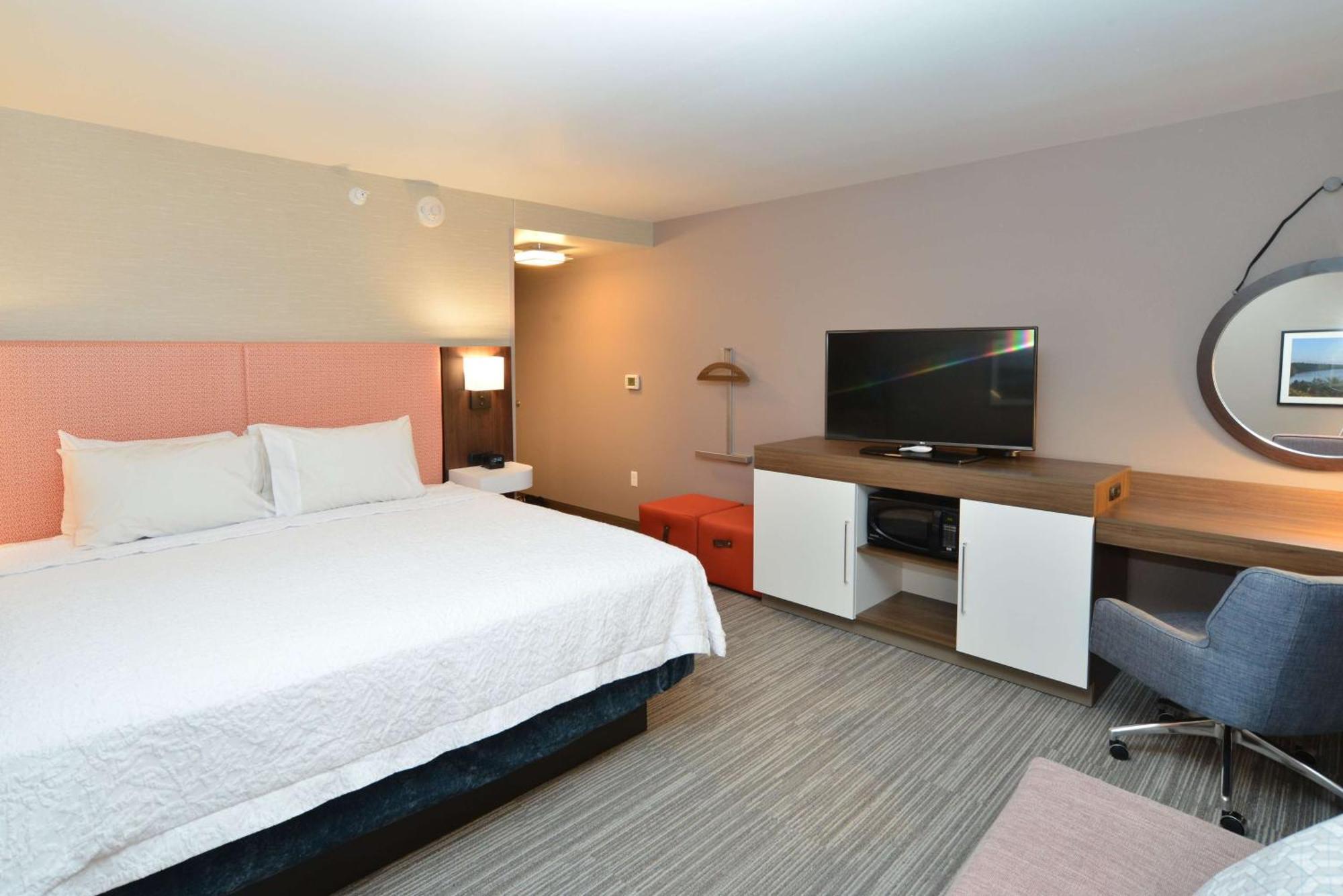 Hampton Inn & Suites Menomonie-Uw Stout Esterno foto