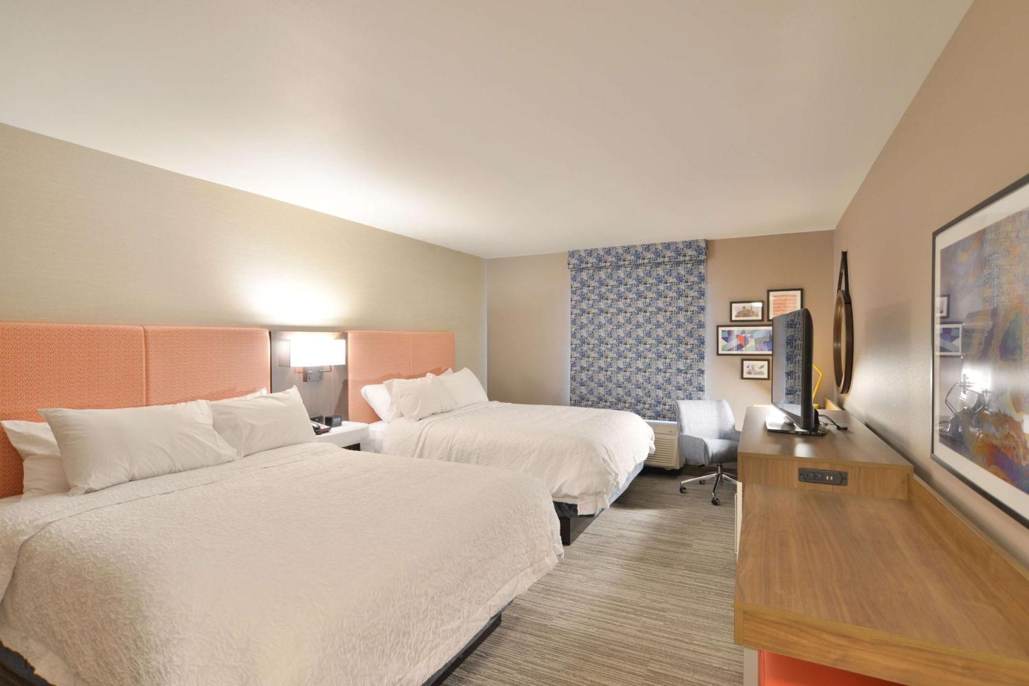 Hampton Inn & Suites Menomonie-Uw Stout Esterno foto