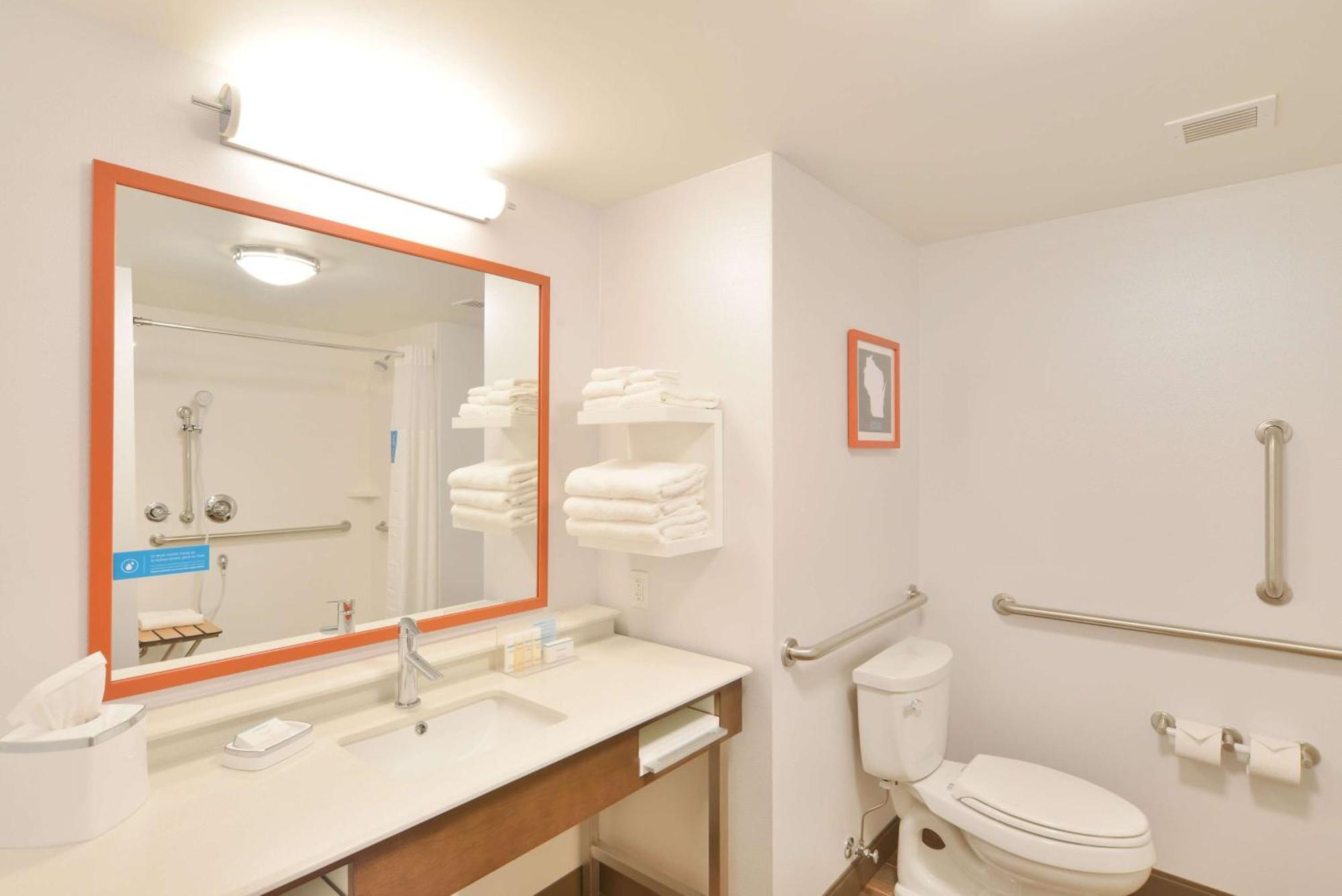 Hampton Inn & Suites Menomonie-Uw Stout Esterno foto