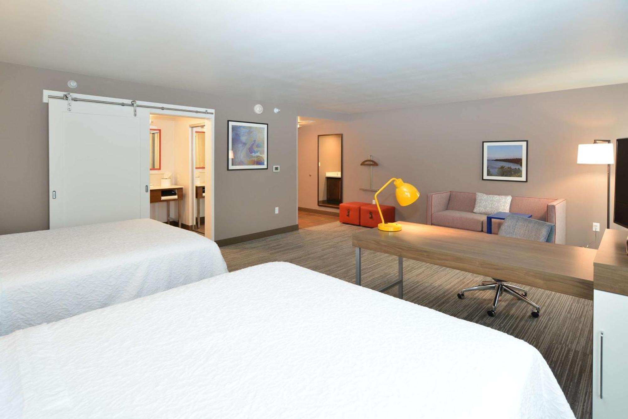 Hampton Inn & Suites Menomonie-Uw Stout Esterno foto